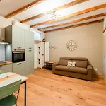Modern Flat Near Skyline 公寓