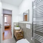Modern Flat Near Skyline 公寓 *