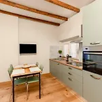 Modern Flat Near Skyline 公寓 *