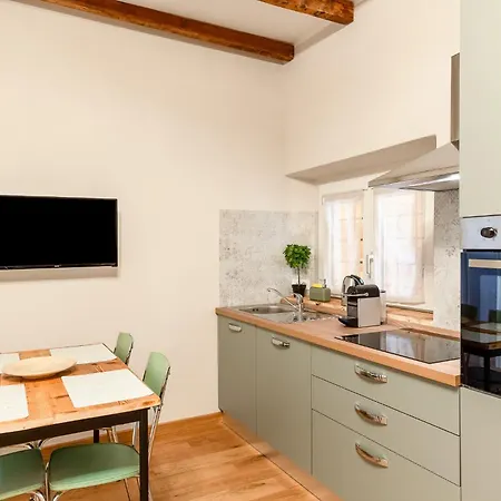 Modern Flat Near Skyline Mailand