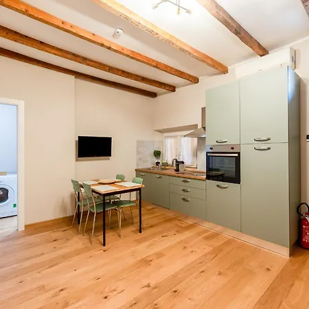 Modern Flat Near Skyline