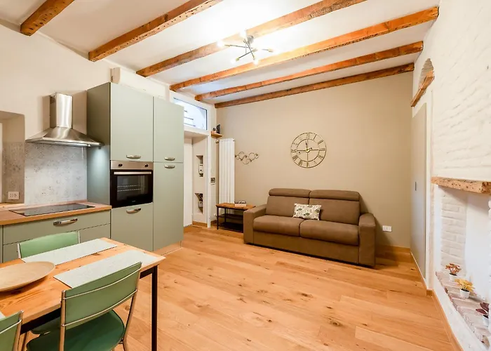 Modern Flat Near Skyline Apartment