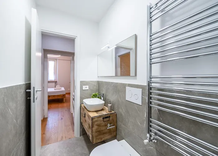 Modern Flat Near Skyline Apartment *